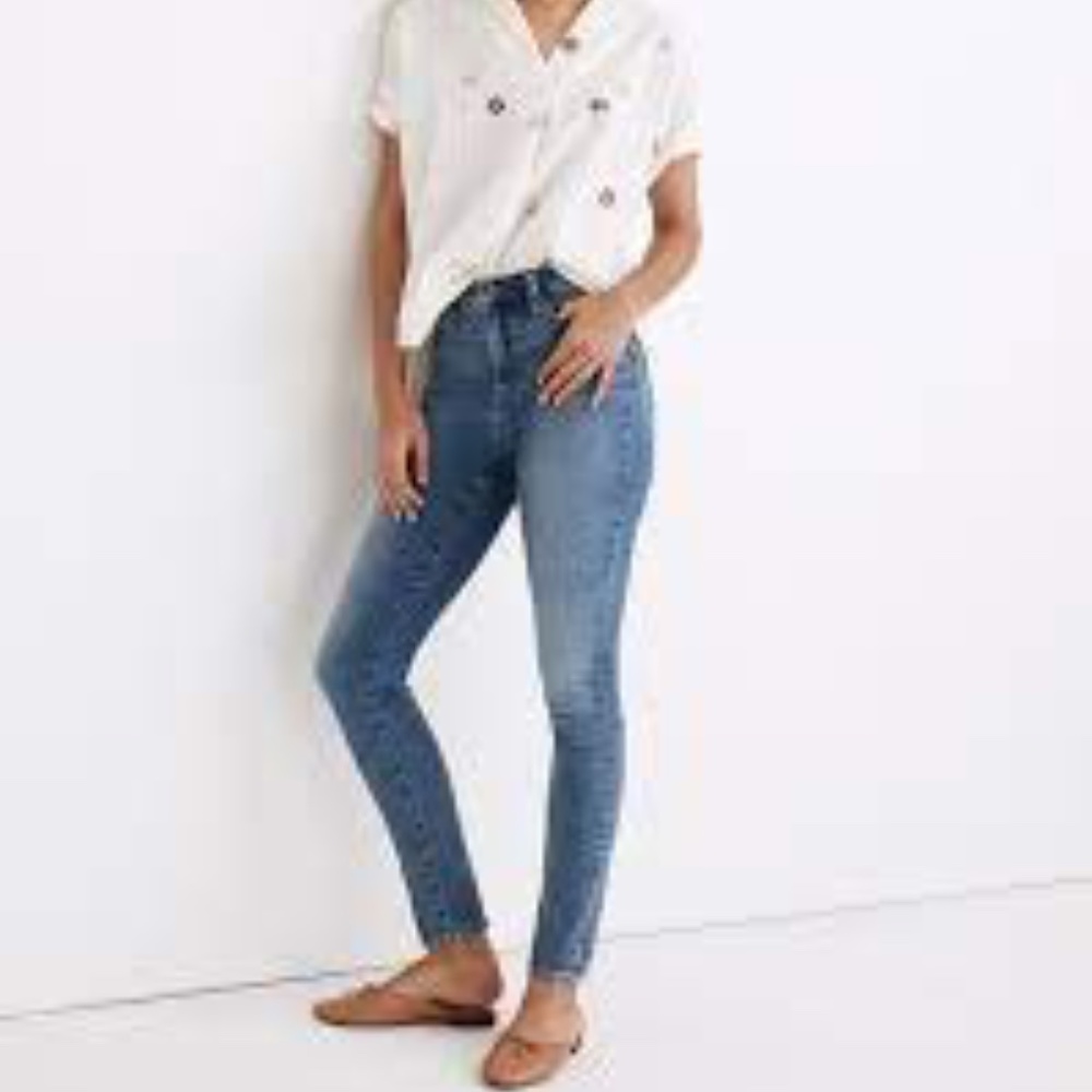 10" High-Rise Roadtripper Authentic Jeans in Vinton Wash